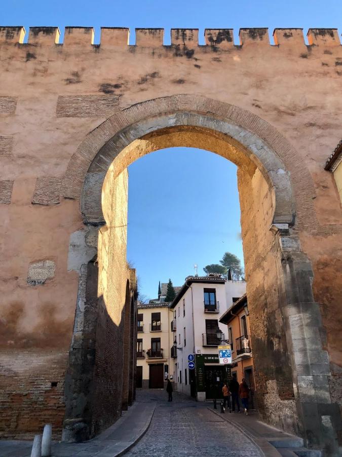 Sleep In Historic Puerta Elvira Apartment Granada Exterior foto
