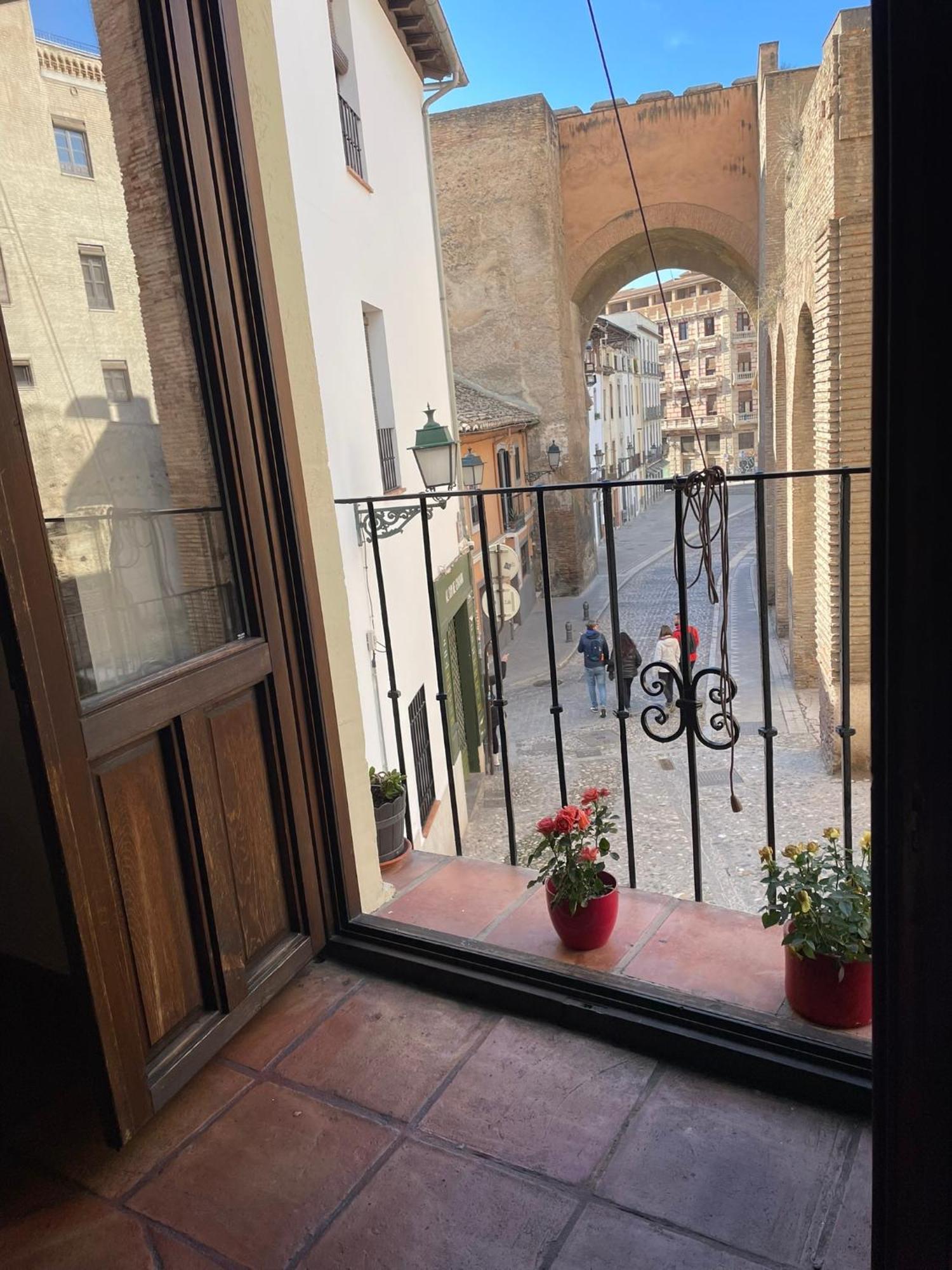 Sleep In Historic Puerta Elvira Apartment Granada Exterior foto